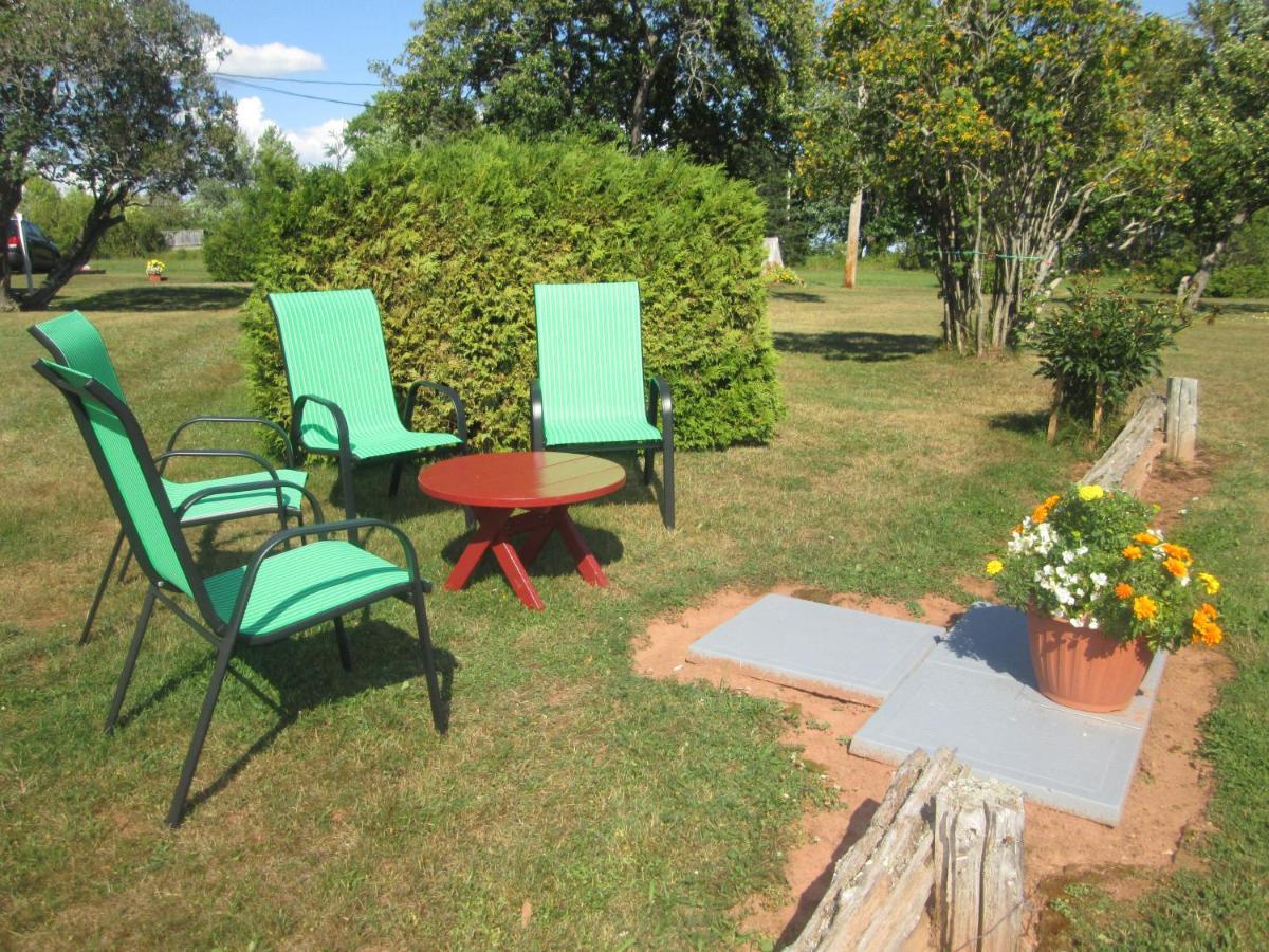 Gite Les Acres Tranquilles B&B Port-Daniel Ngoại thất bức ảnh